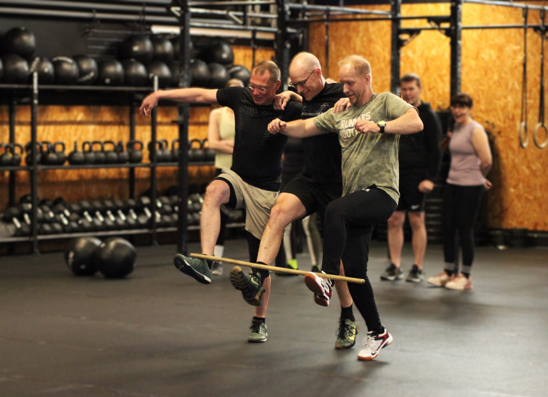 Juhani osallistuu CrossFit Iisalmen lämmittelyyn — aloittaminen liikunta keski-iässä